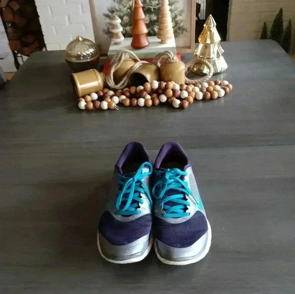 Nike Size 8.5 like new - Picture 4 of 5